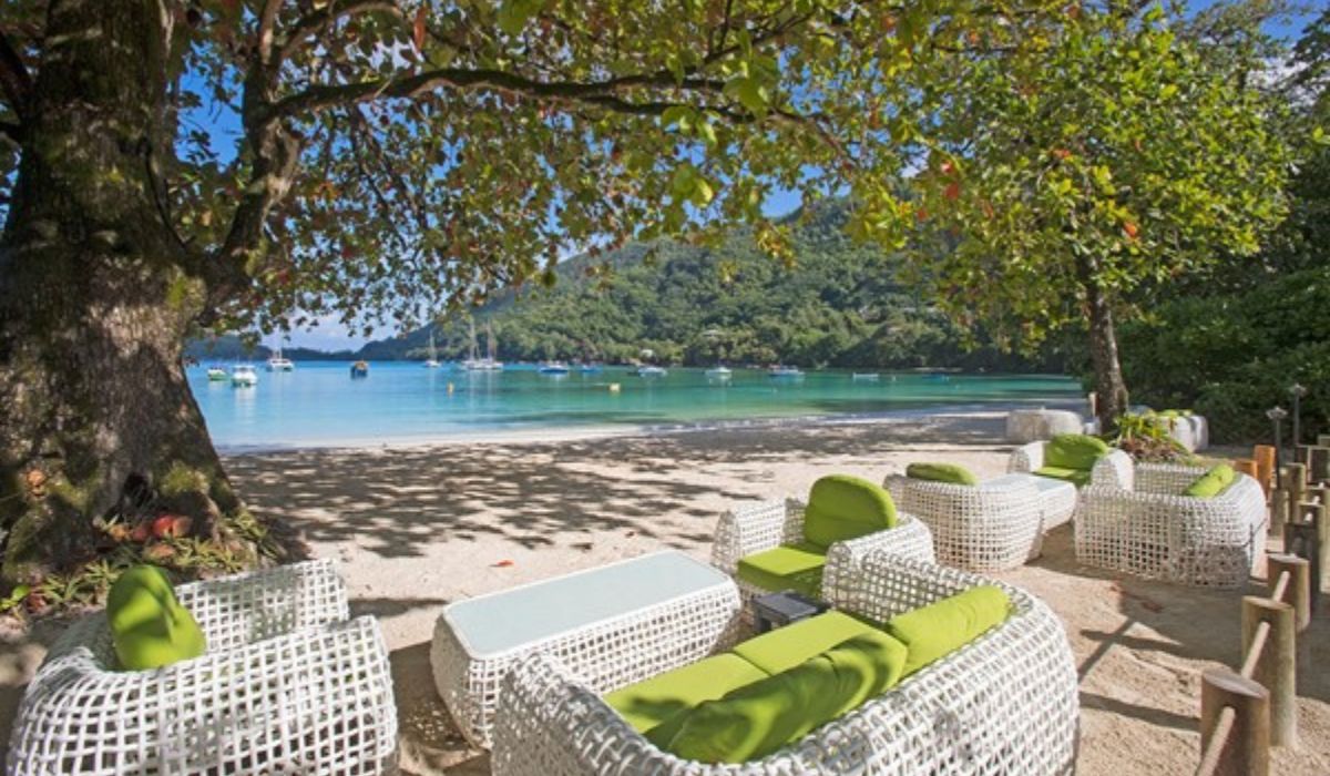 constance-ephelia-ocean-blue-seychelles-img