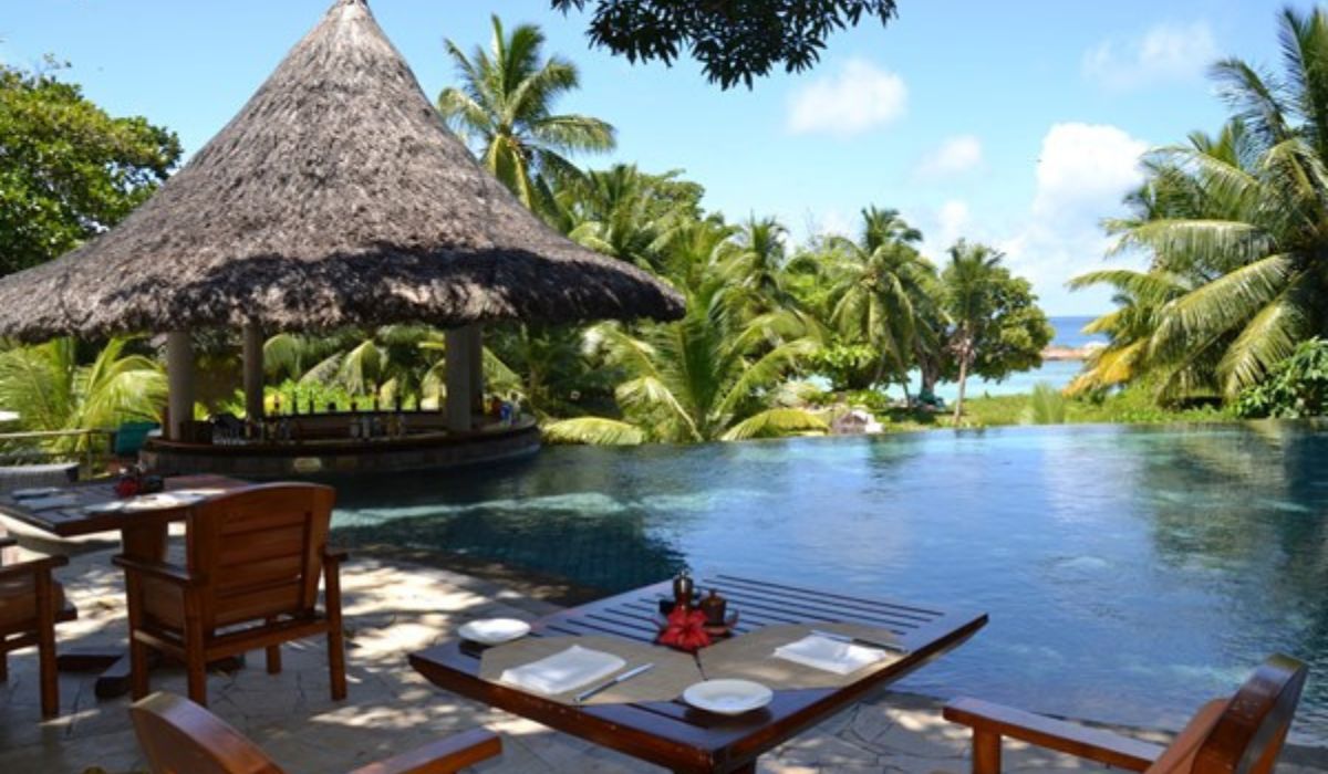 constance-lemuria-ocean-blue-seychelles-img