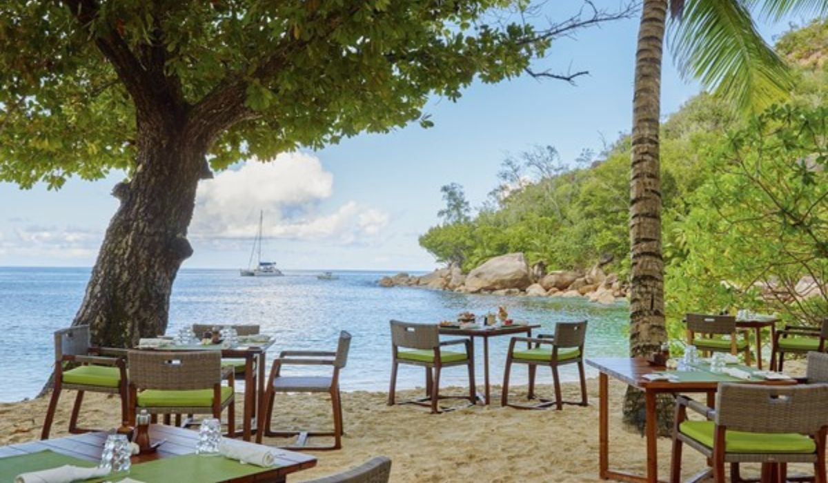 constance-lemuria-ocean-blue-seychelles-img