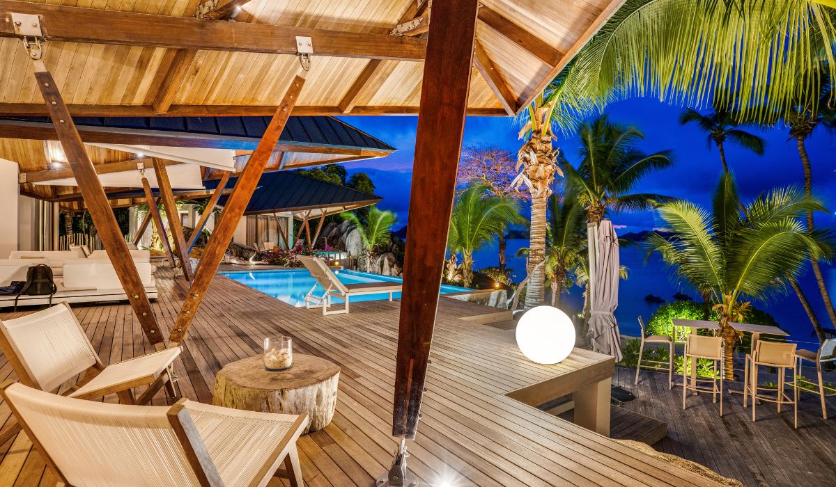 deckenia-ocean-blue-seychelles-img