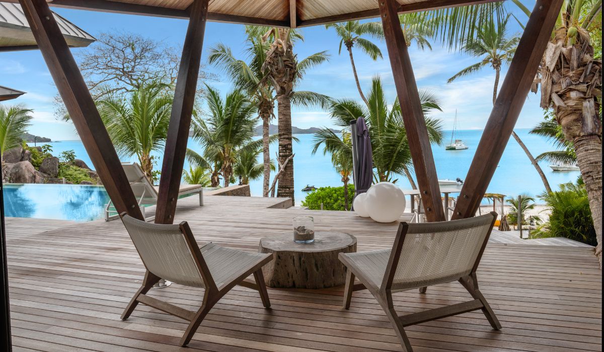 deckenia-ocean-blue-seychelles-img