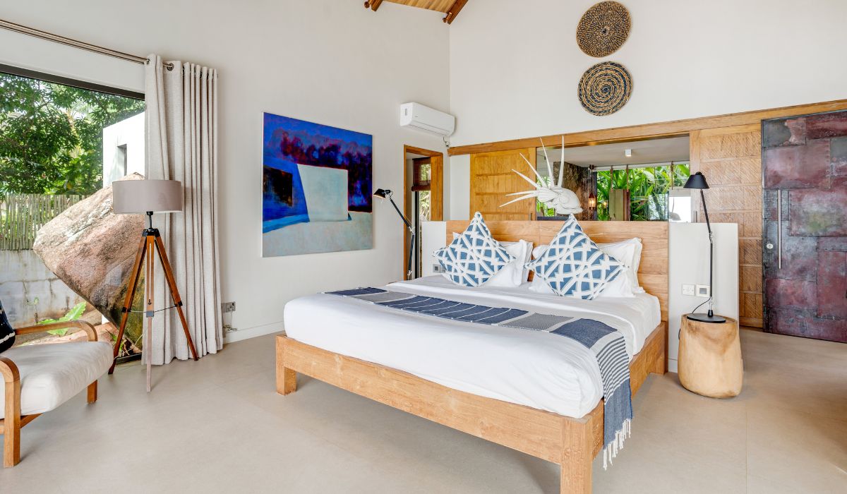 deckenia-ocean-blue-seychelles-img