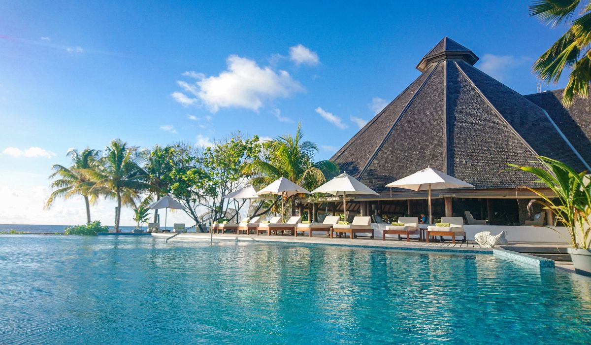 denis-island-ocean-blue-seychelles-img