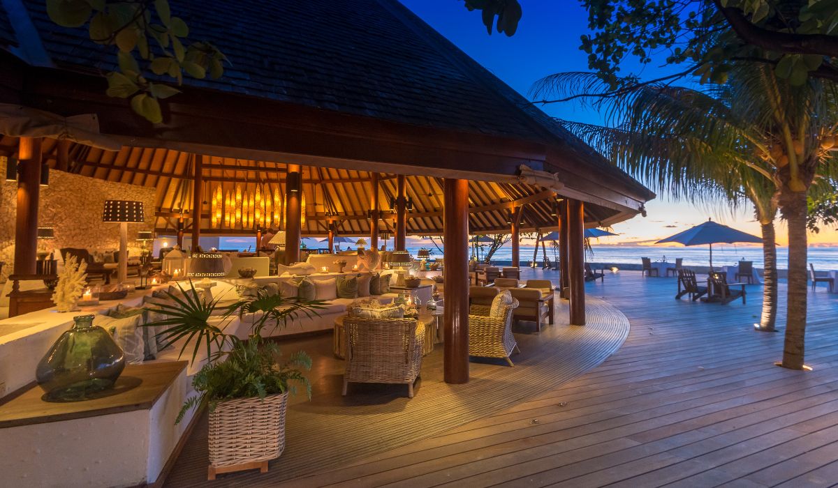 denis-island-ocean-blue-seychelles-img