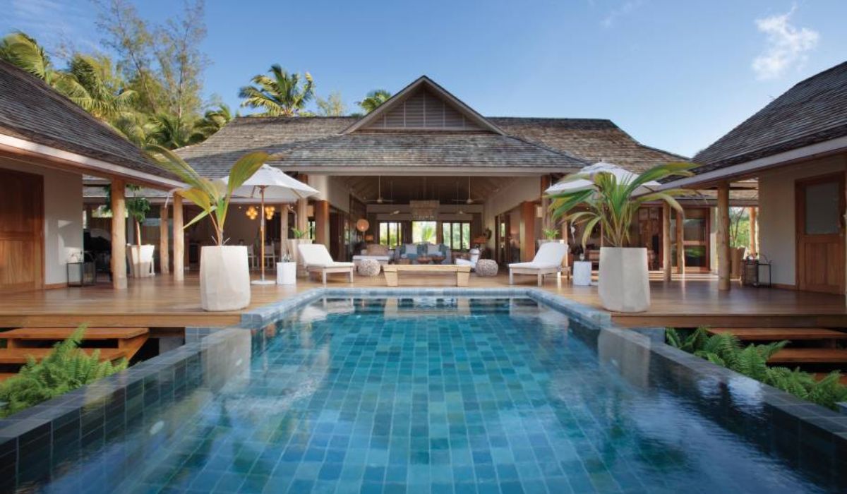 four-seasons-desroches-island-ocean-blue-seychelles-img