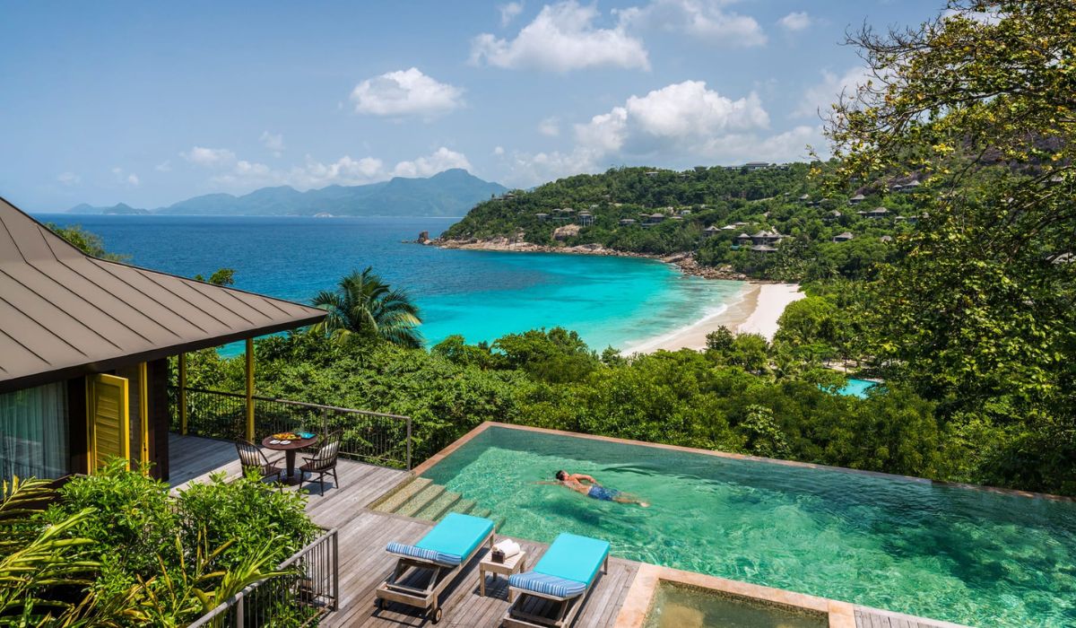 four-seasons-mahe-ocean-blue-seychelles-img