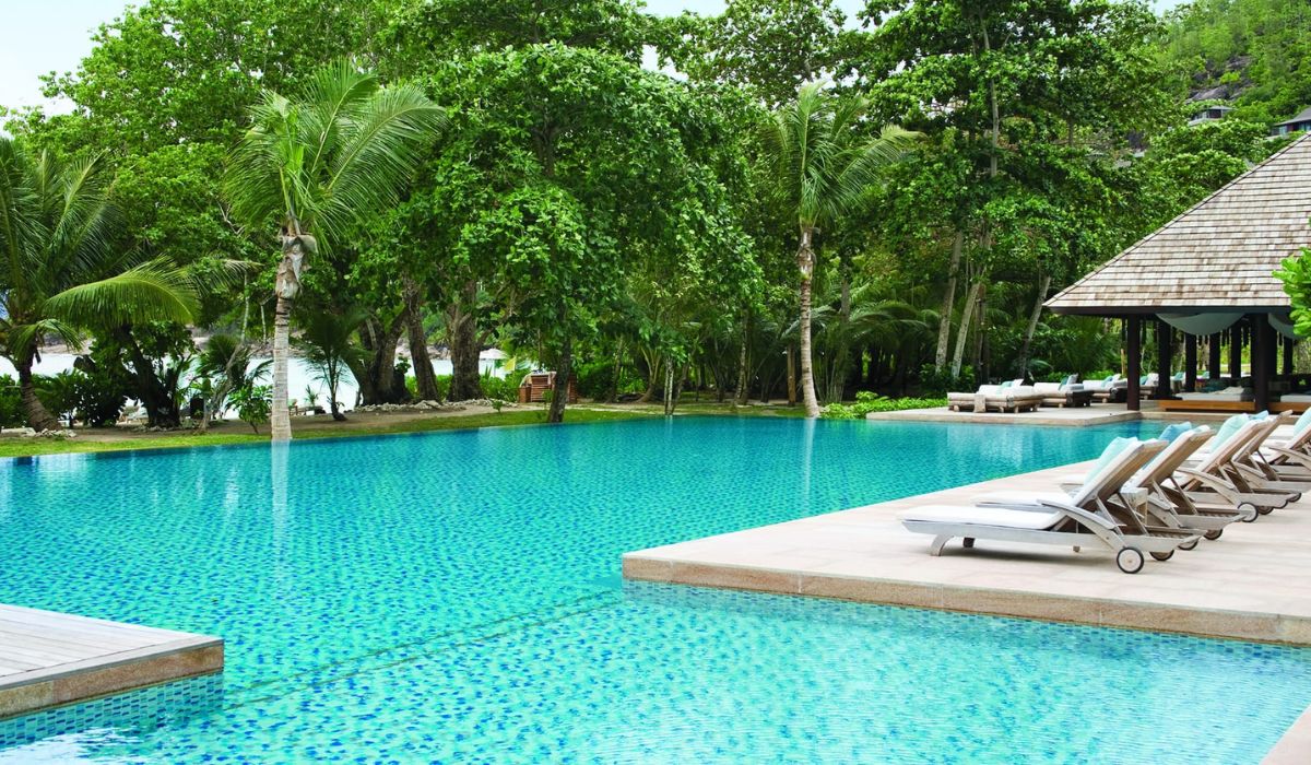 four-seasons-mahe-ocean-blue-seychelles-img