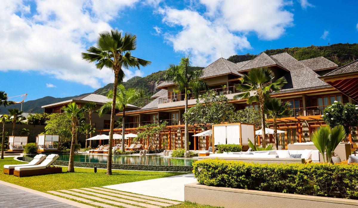 lescale-resort-marina-spa-ocean-blue-seychelles-img