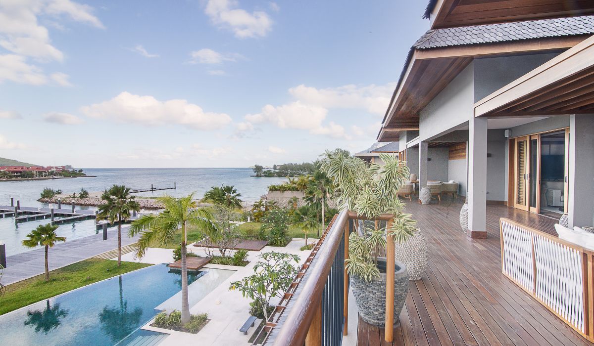 lescale-resort-marina-spa-ocean-blue-seychelles-img