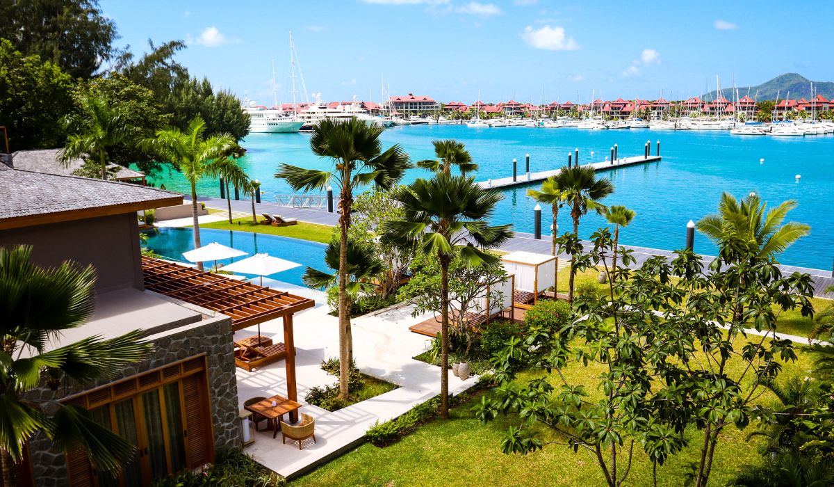 lescale-resort-marina-spa-ocean-blue-seychelles-img