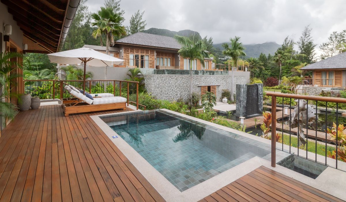 lescale-resort-marina-spa-ocean-blue-seychelles-img