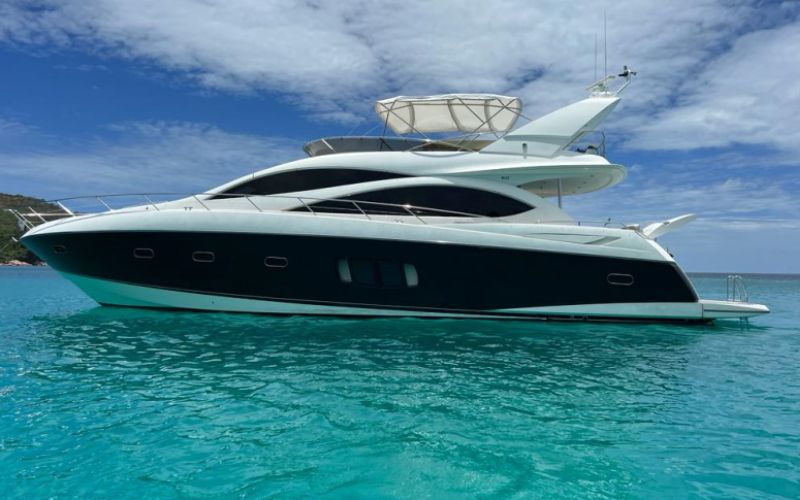 luxury-boat-transfer-ocean-blue-seychelles