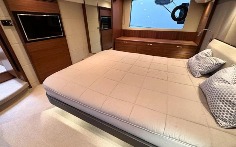 luxury-boat-transfer-ocean-blue-seychelles