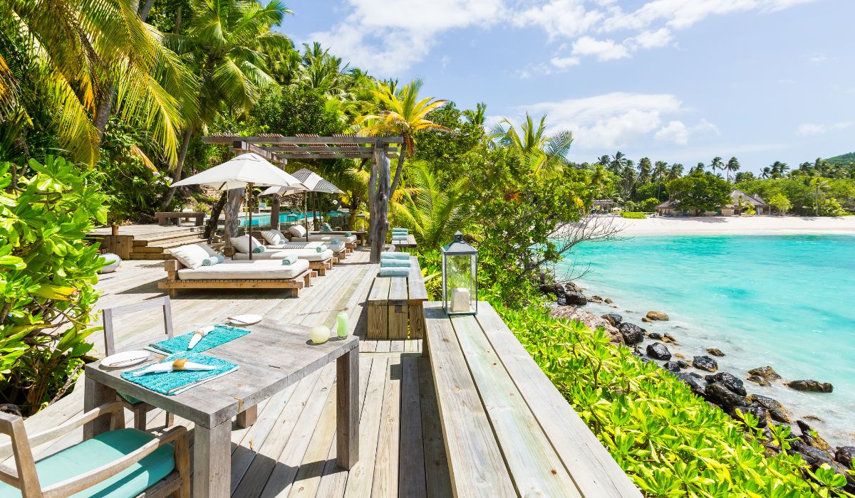 north-island-ocean-blue-seychelles-img