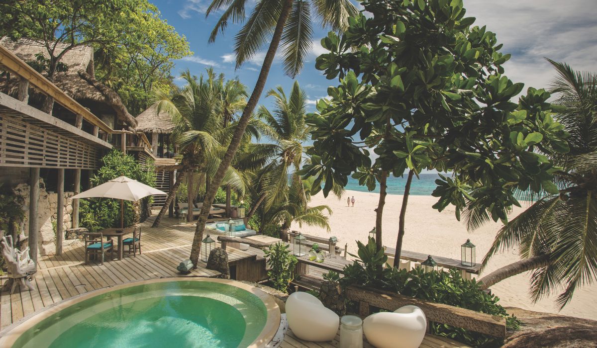 north-island-ocean-blue-seychelles-img
