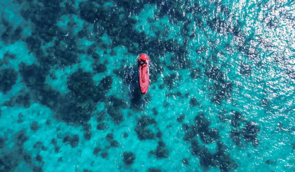 semi-sub-seychelles-ocean-blue-img