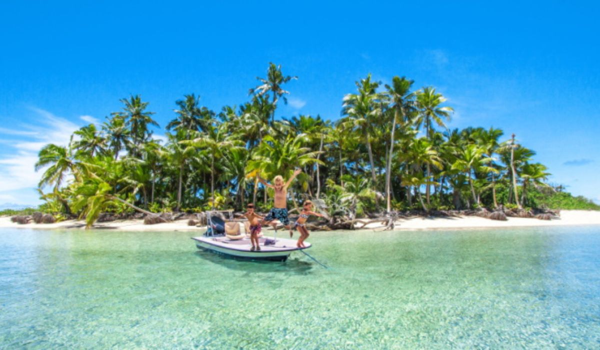day-trip-praslin-la-digue-ocean-blue-seychelles-img