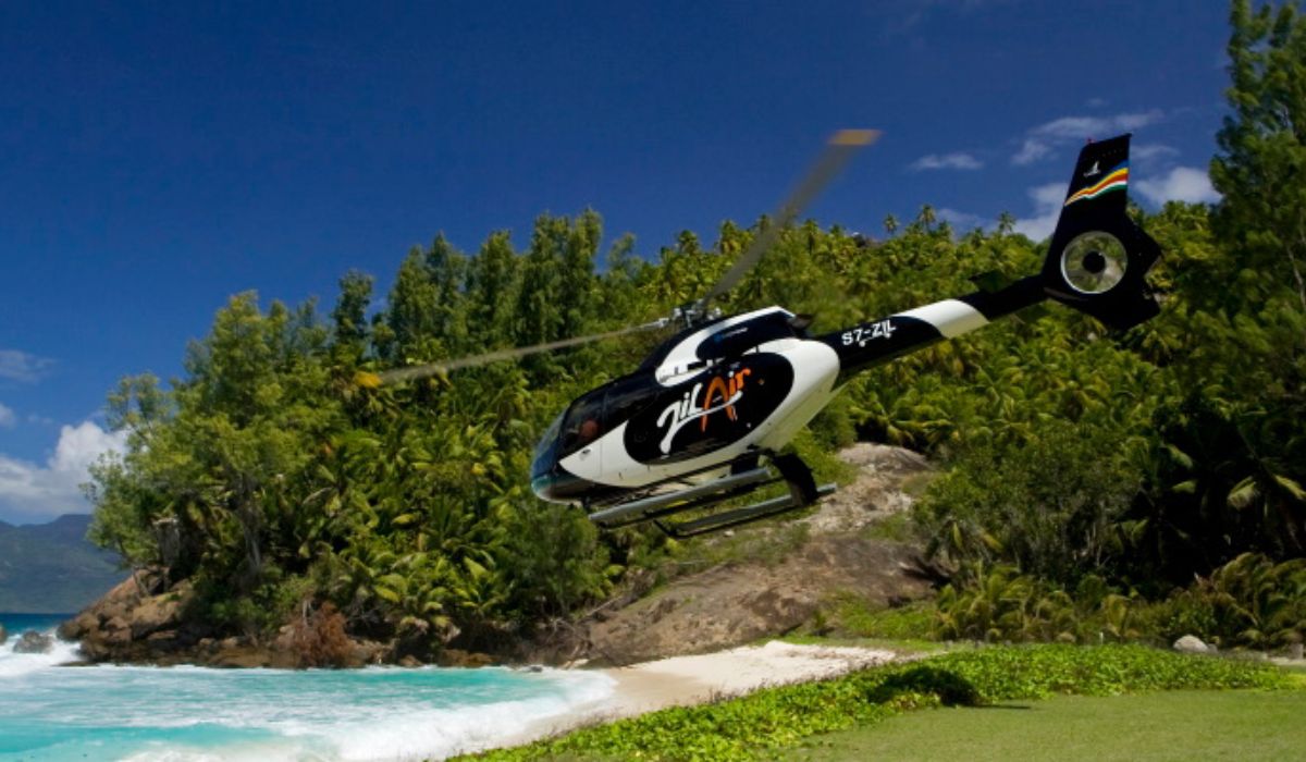 helicopter-private-plane-transfers-ocean-blue-seychelles-img