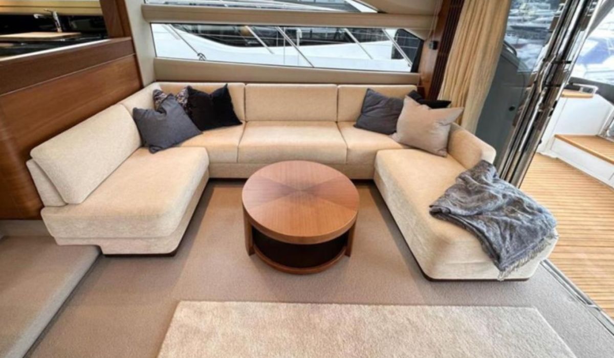 luxury-boat-transfers-ocean-blue-seychelles