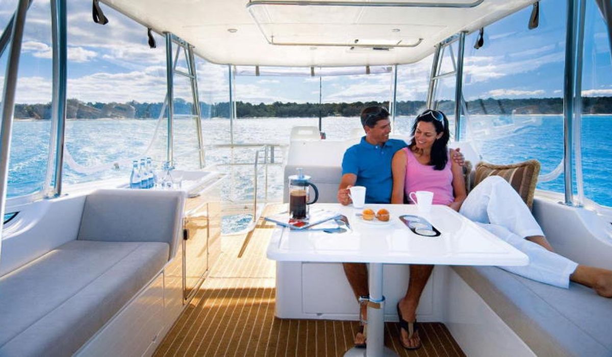 luxury-boat-transfers-ocean-blue-seychelles