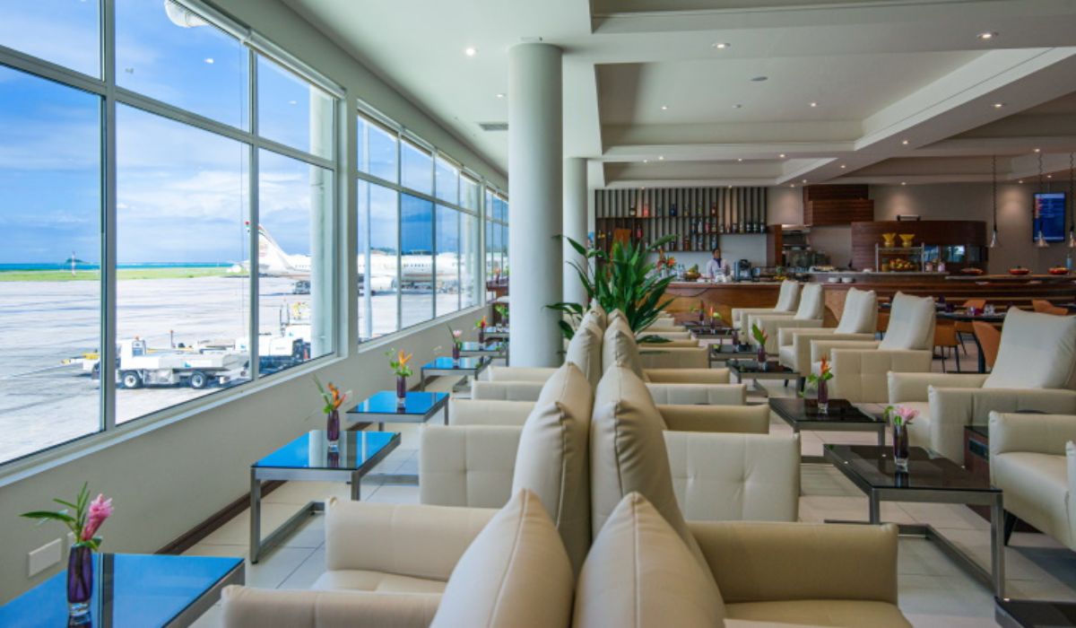 payanke-cip-lounge-by-avani-ocean-blue-seychelles-img