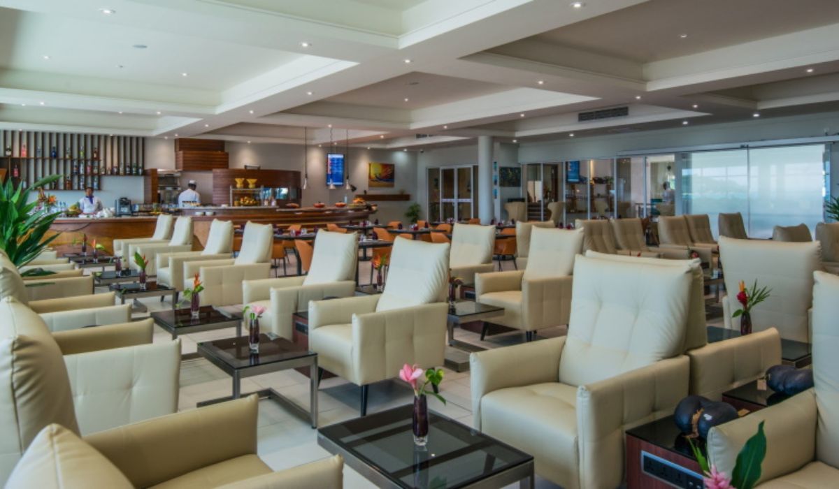 payanke-cip-lounge-by-avani-ocean-blue-seychelles-img