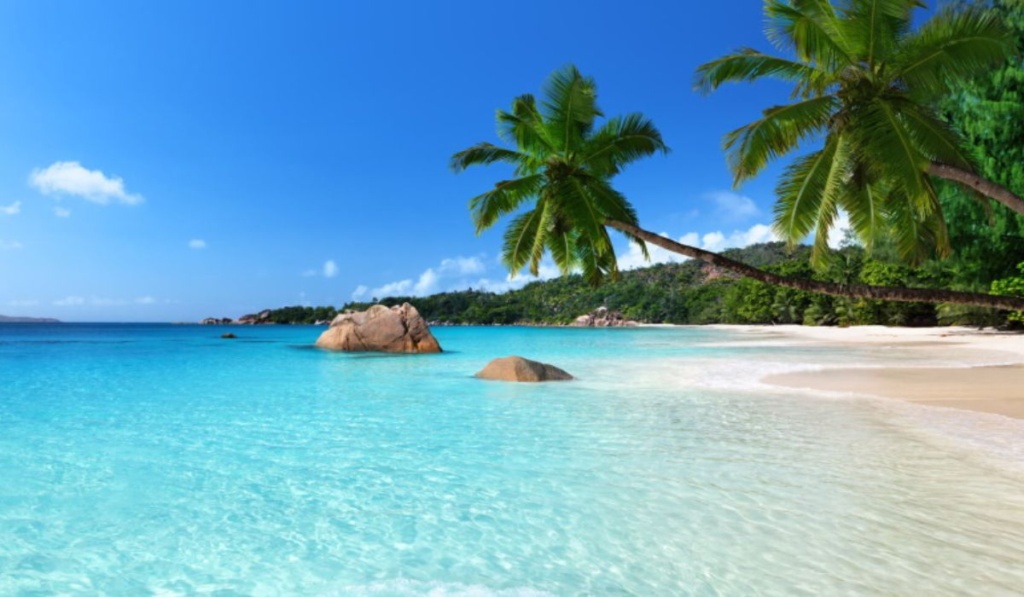 praslin-island-tour-ocean-blue-seychelles-img