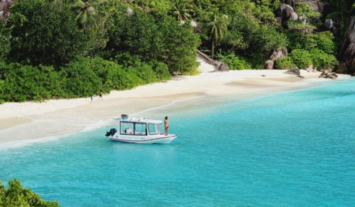 reef-safari-in-seychelles-img
