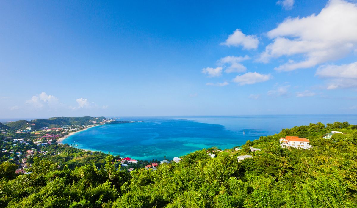 st-pierre-curieuse-anse-0cean-blue-seychelles-img