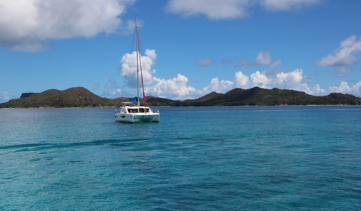 st-pierre-curieuse-anse-0cean-blue-seychelles-img