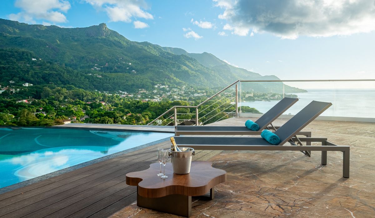 garden-hill-resort-and-spa-ocean-blue-seychelles